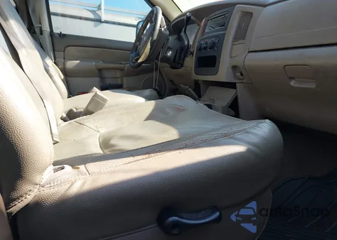 2005 Dodge Ram 1500 Slt/Laramie z USA, uszkodzony, nr VIN 1D7HA18DX5S141348